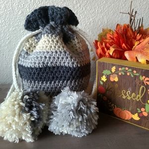 Crochet pom pom bag